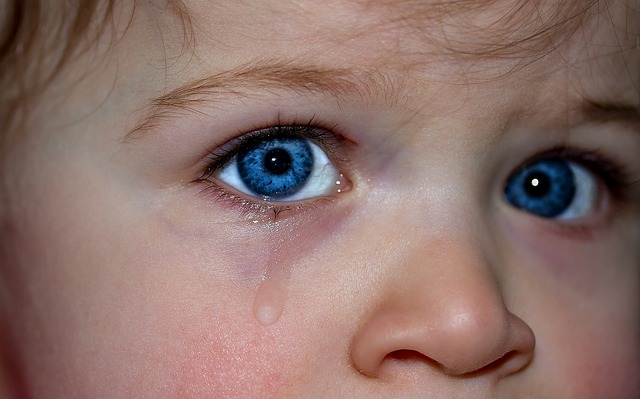 dziecko płacze